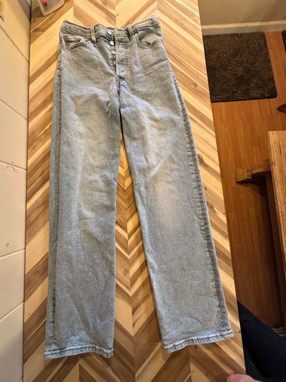 Levi's Ribcage Straight - Picture 3 of 8